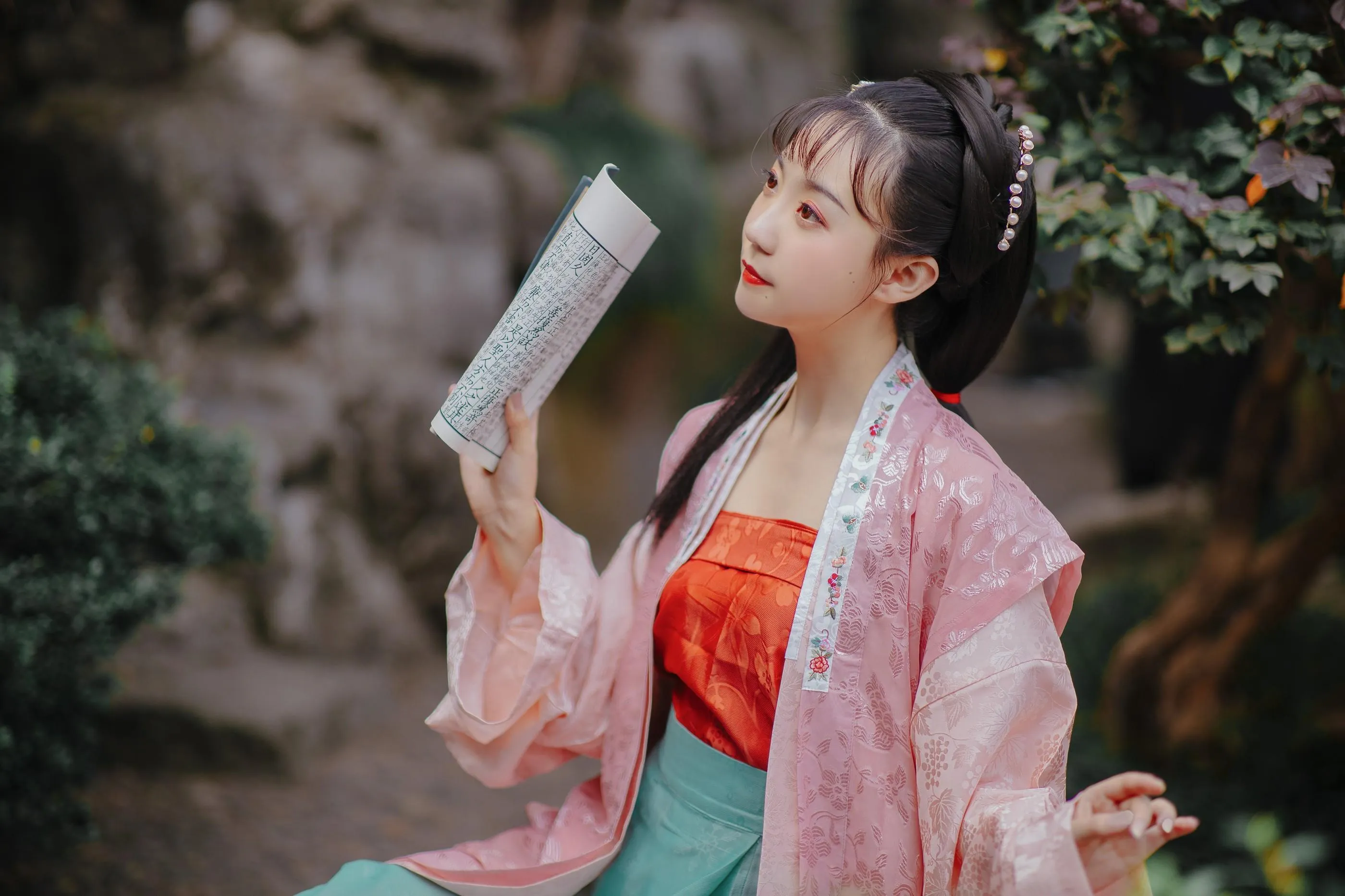 [YITUYU艺图语]2022.02.21 锁清秋 简森_Red [25P]插图2